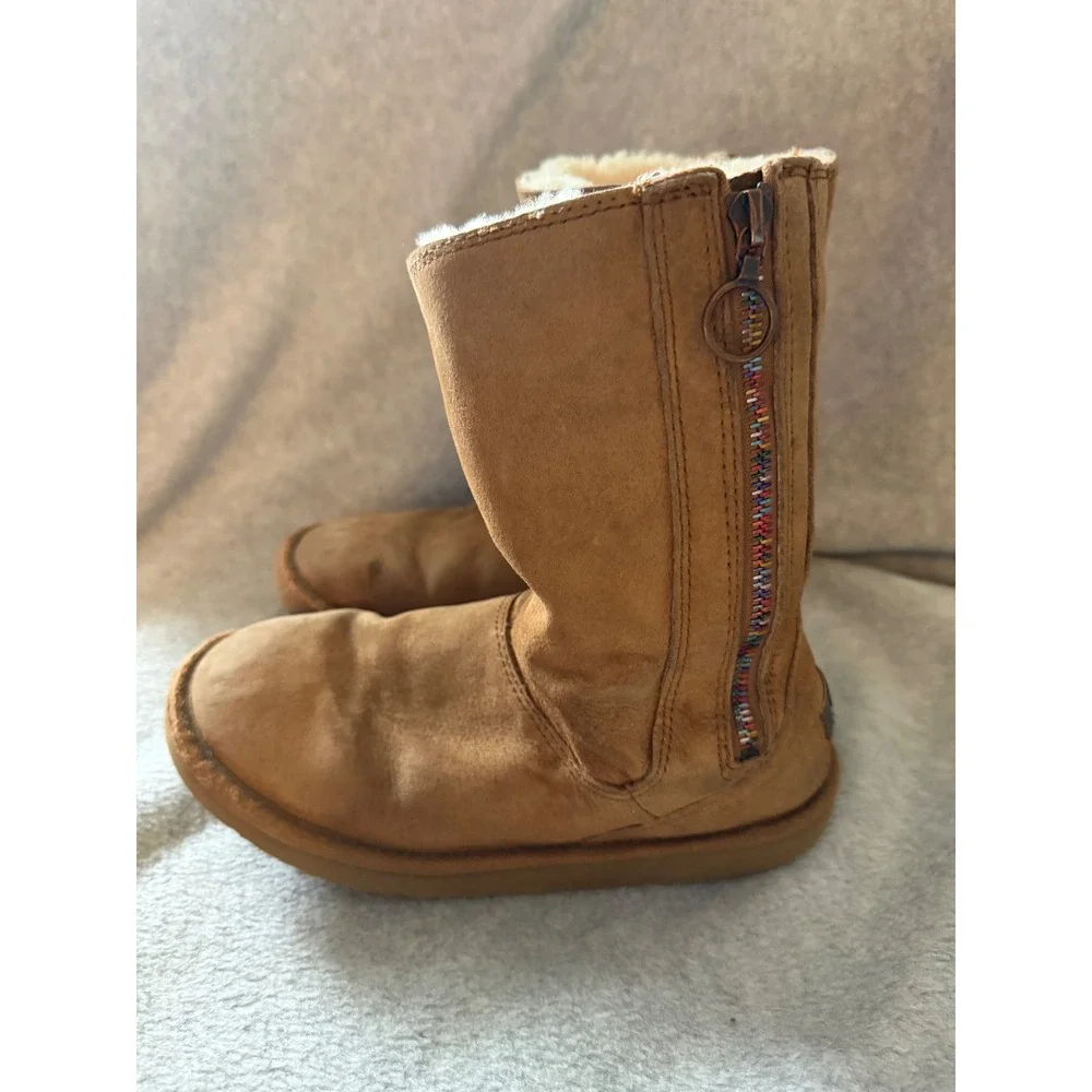UGG Kids Boots Size 3 Chestnut Suede Rainbow Zip Sheepskin Classic Short 5654